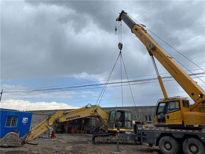 阳朔县25吨吊车的工作半径是多少？