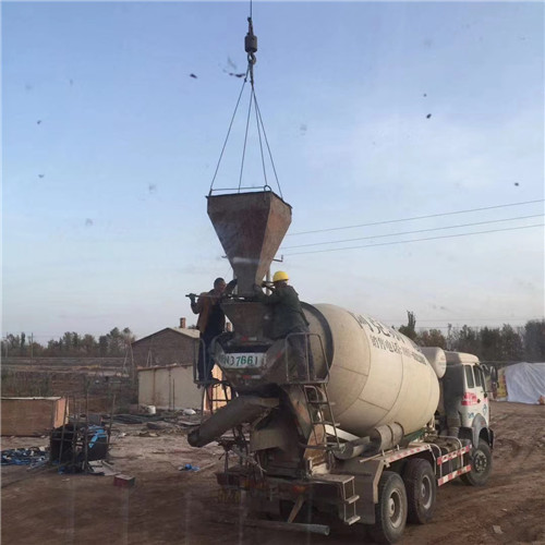 阳朔县“精准瞄准”—— 吊车的 “定位导航” 技术