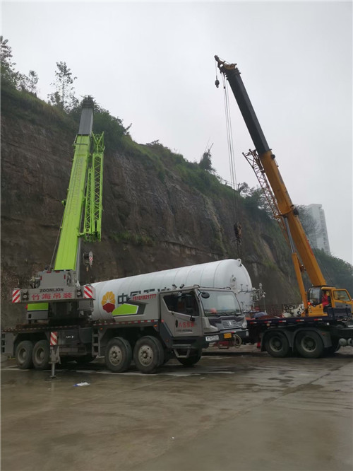 阳朔县“不怕风雨冻”—— 吊车的 “恶劣环境适应” 技术
